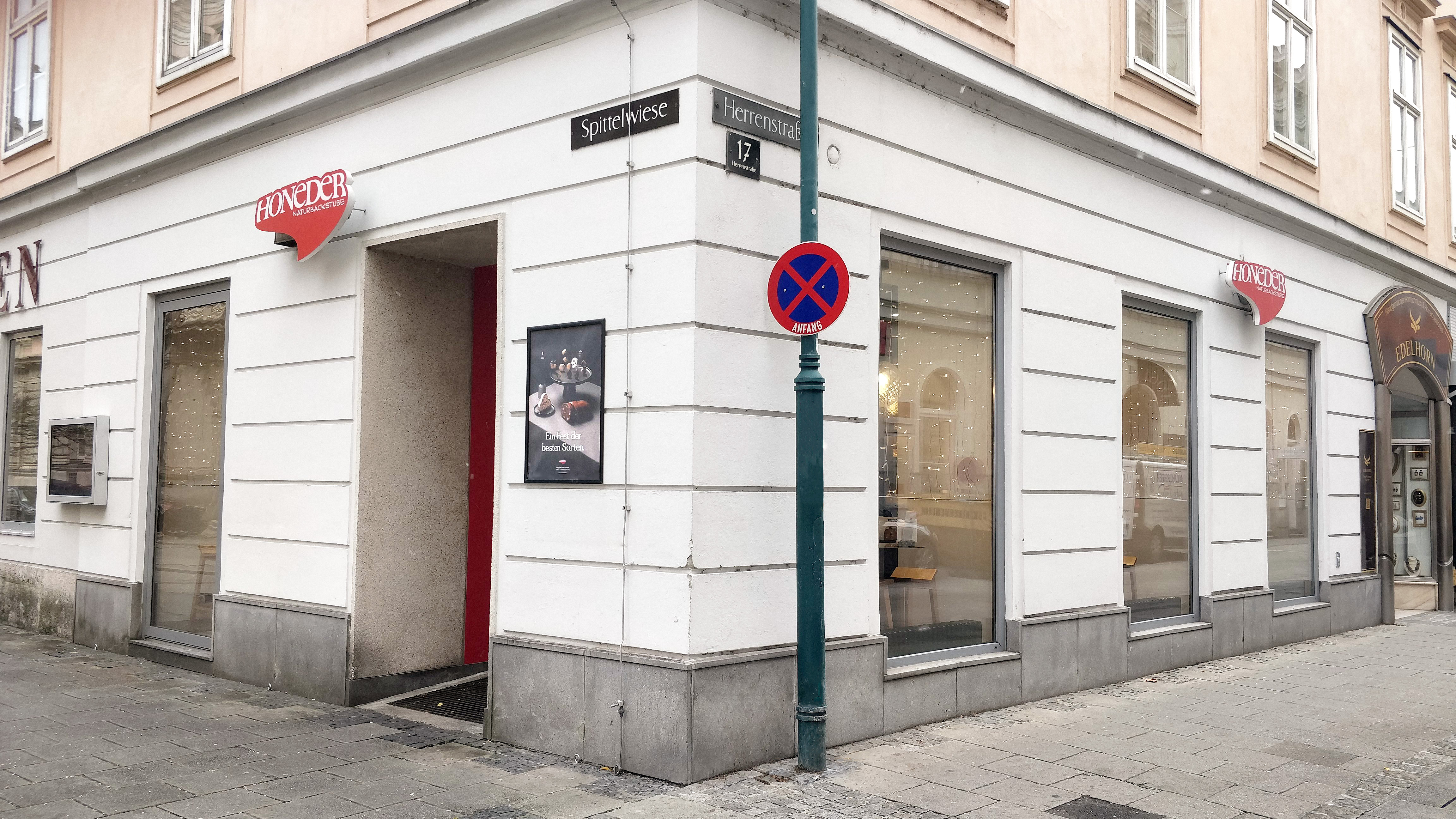 Honeder Bakery facade